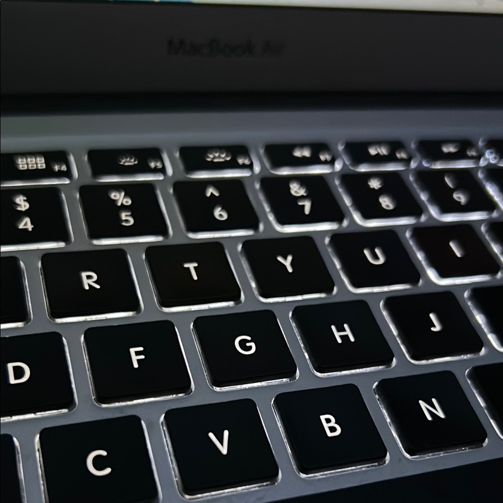 Apple Silver MacBook Pro Chiclet Keyboard Laptop
